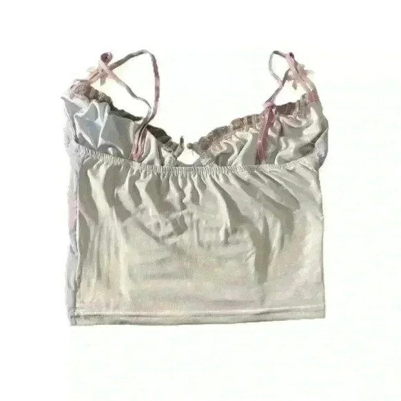 tank top 
Super  cute - Picture 3 of 5